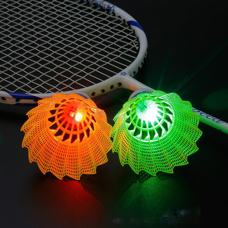 WELKIN 4pcs Dark Night LED Glo - Badminton Nylon Shuttlecock recensione e prezzo